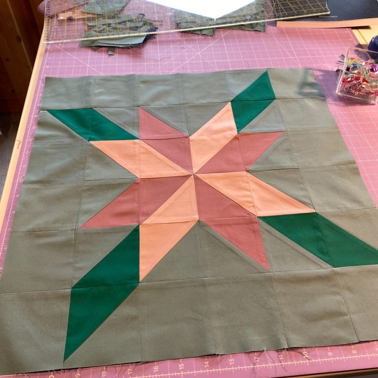 Patchwork Blüte von Atelier Wolke 8 in Schliersee